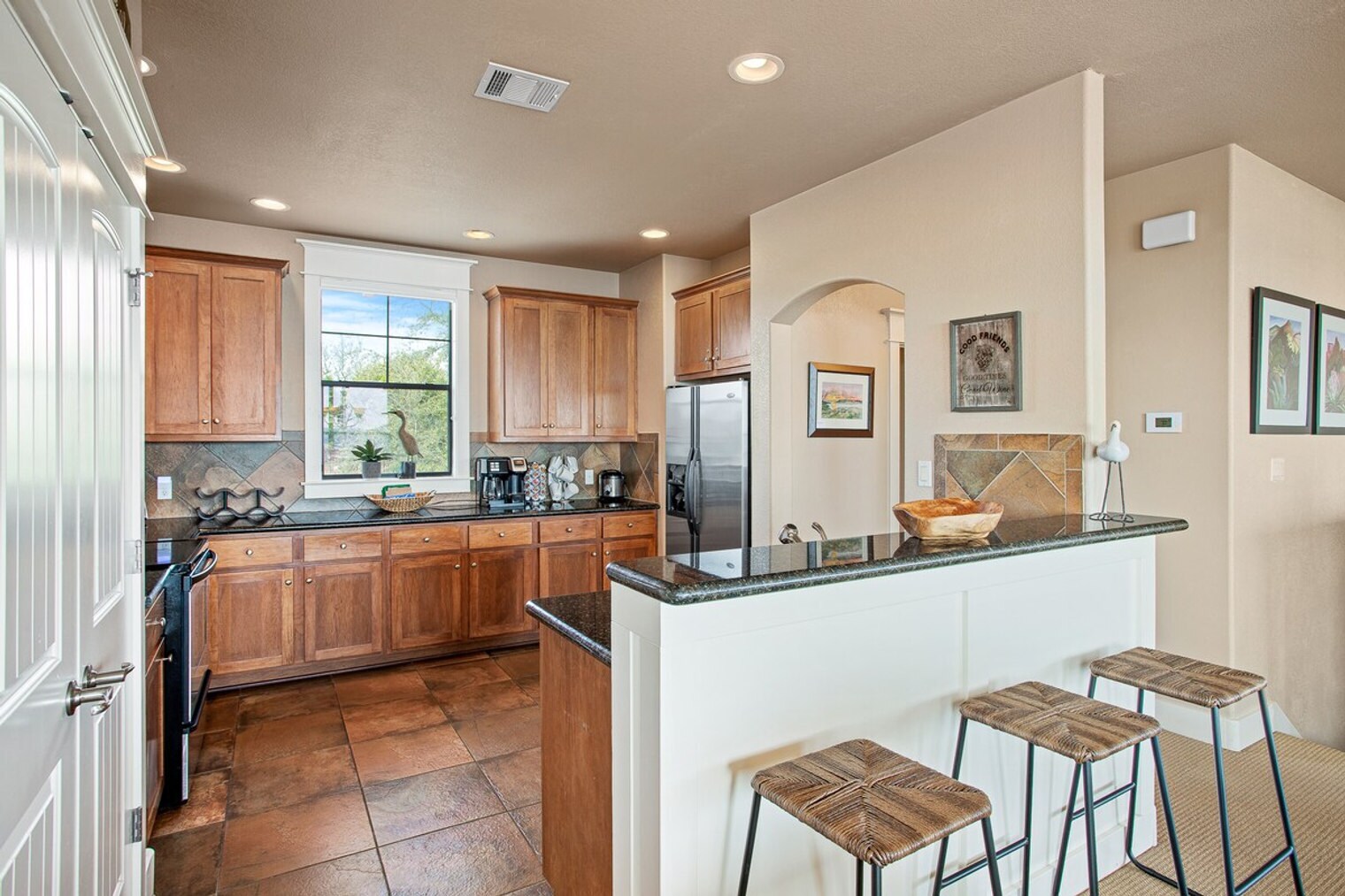 Building Photo - 18016 Edgewood Way