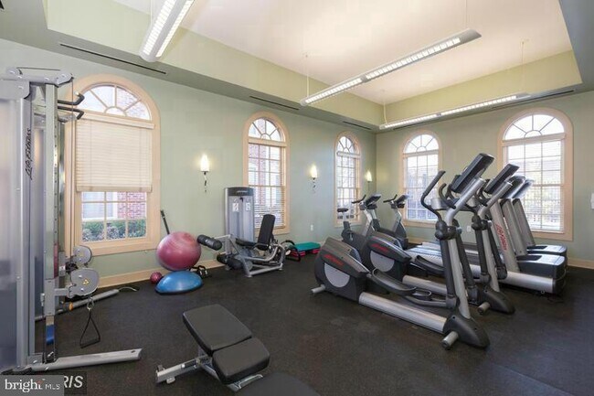 Building Photo - 1828 Potomac Greens Dr