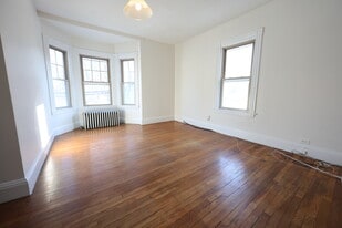 Building Photo - 31 June St