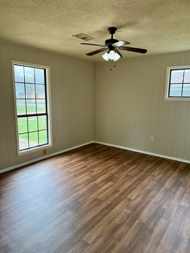 Building Photo - 103 Dorman Ave