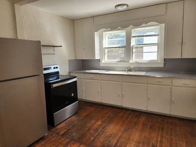 Building Photo - 1b Apartment in Statesville's Historic Dis...