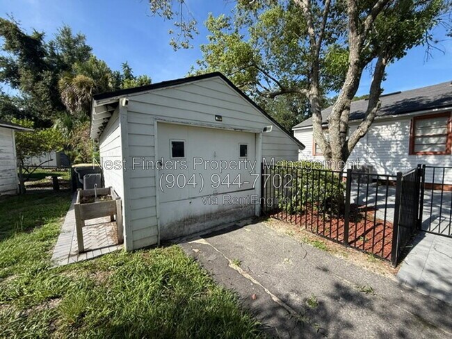 Building Photo - 1309 Macarthur St