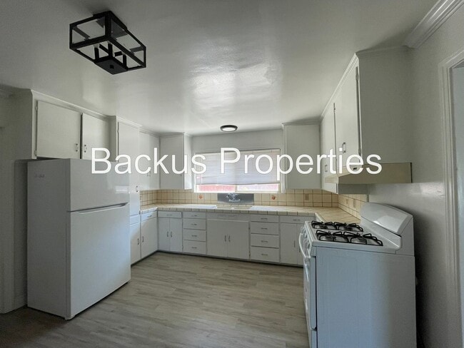 Building Photo - Wonderful one level home in South Salinas