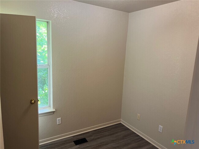 Building Photo - 2811 Cantabrian Dr