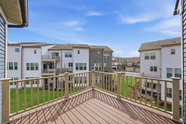 Building Photo - 12 Marigold Ct
