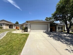 Building Photo - beautiful carson home with amazing yard an...