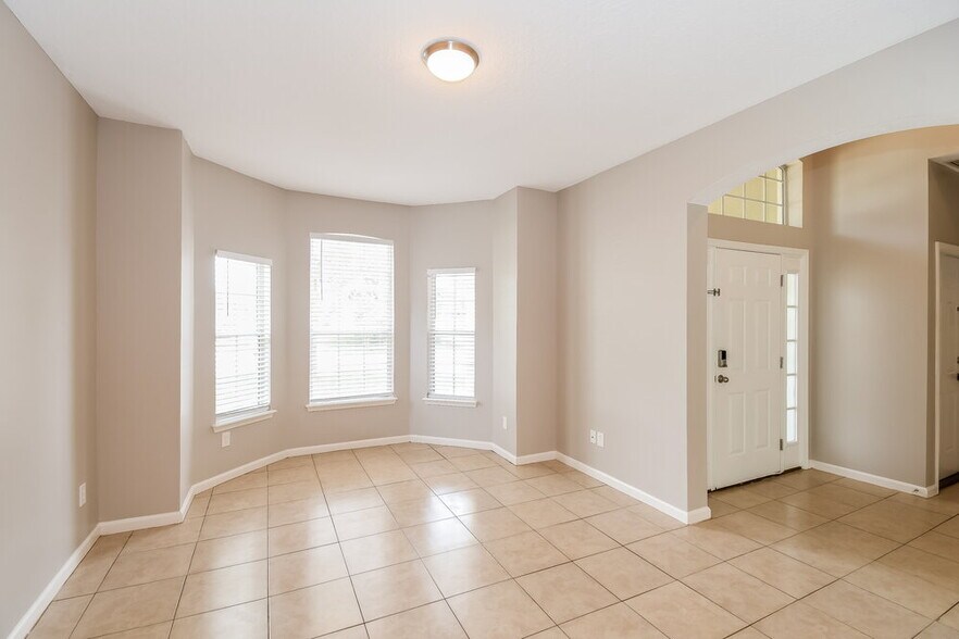 Building Photo - 9262 Redtail Dr