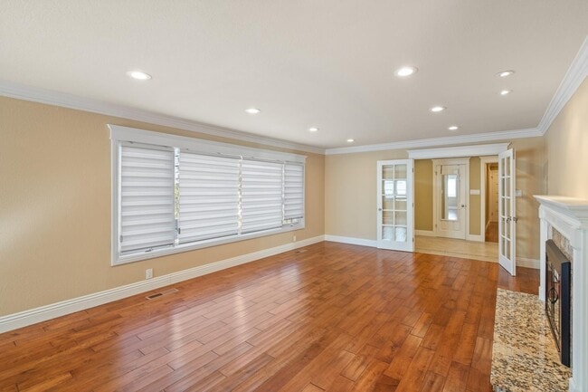 Building Photo - 2726 El Prado Rd