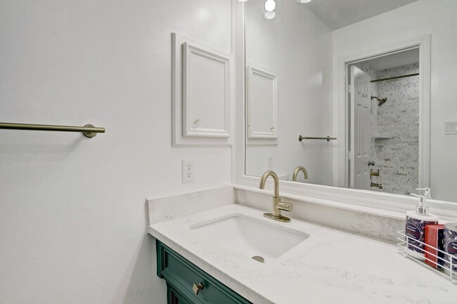 Building Photo - 1510 Rosalie St