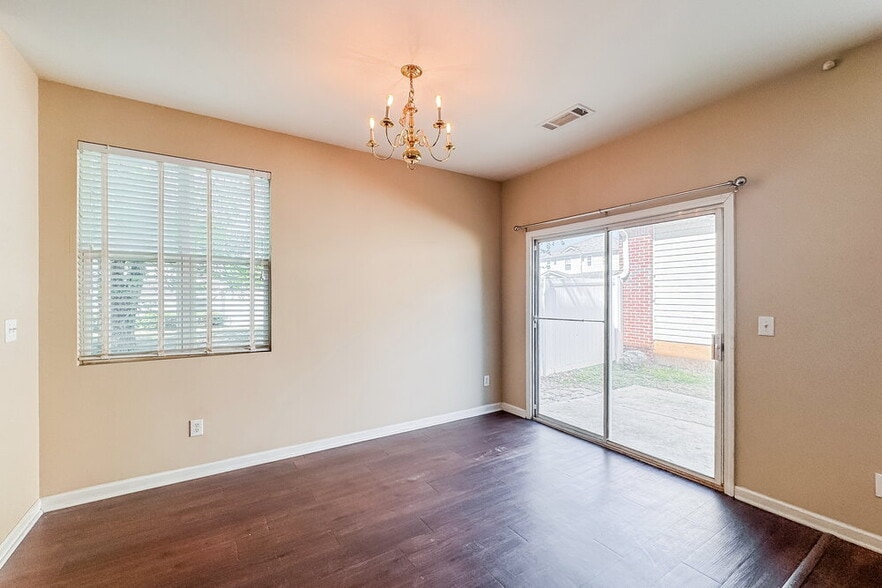 Building Photo - 3625 Roseman Landing