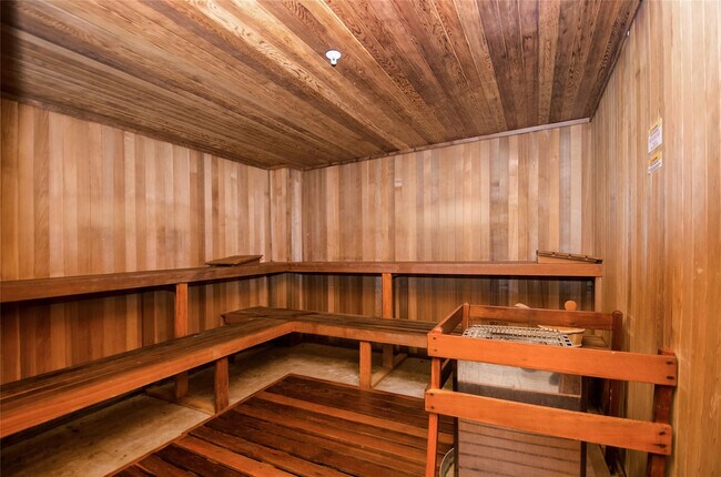 Building Photo - 610 W Las Olas Blvd