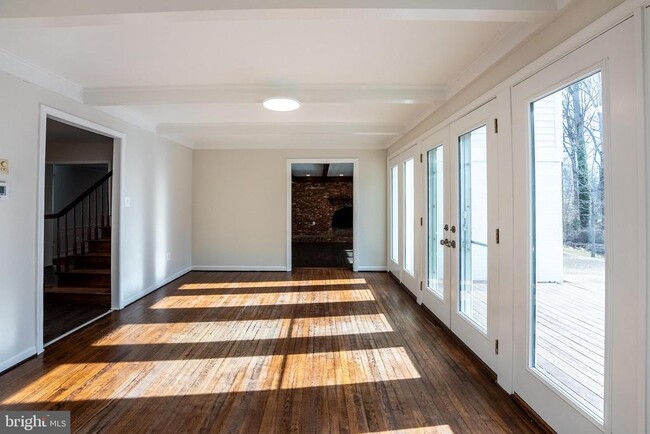 Building Photo - 8209 Mockingbird Dr