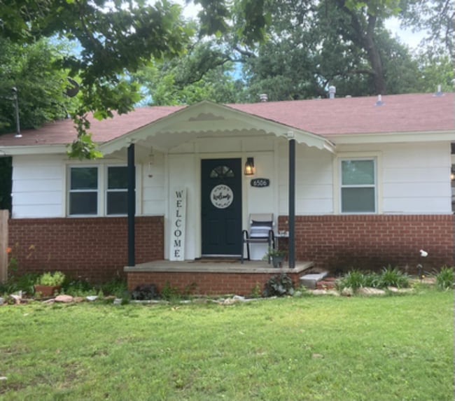 Building Photo - 6506 NW 32nd St