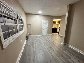 Building Photo - 109 Park Pl