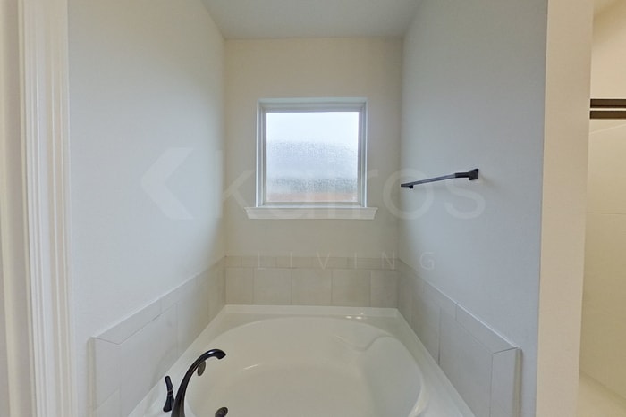 Building Photo - 3212 Rosehill Dr