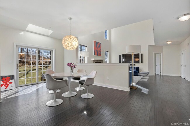 Building Photo - 11 Fraydun Ln