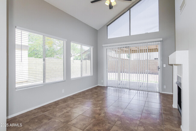 Building Photo - 6331 W Townley Ave