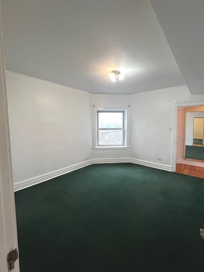 Building Photo - 4826 W Henderson St