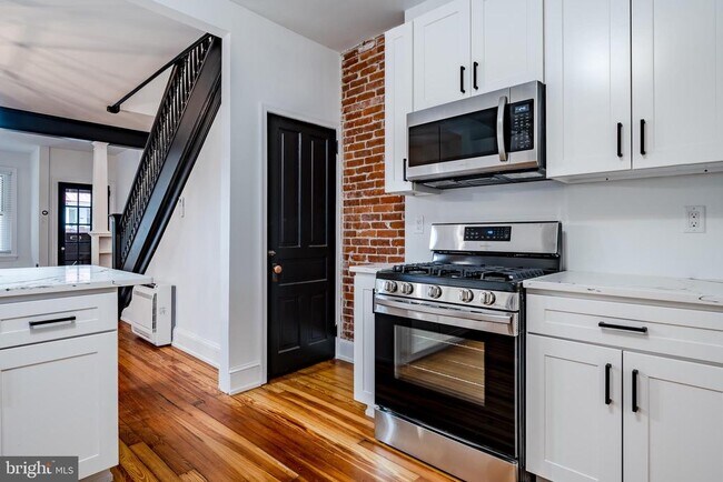 Building Photo - 310 W Biddle St