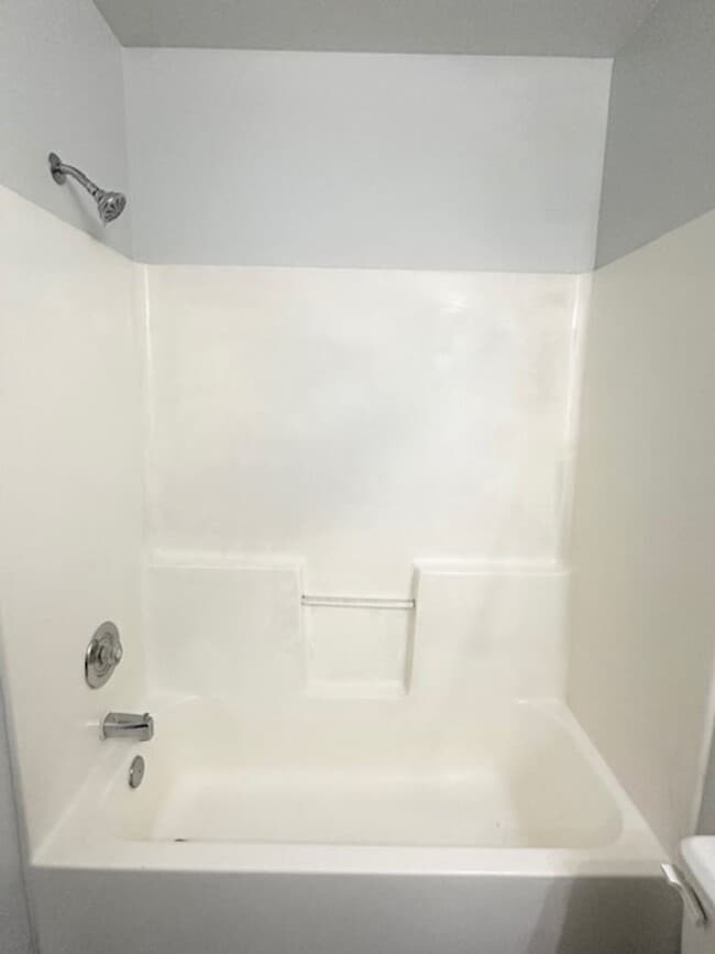 Building Photo - Affordable living at Westside Apartments!