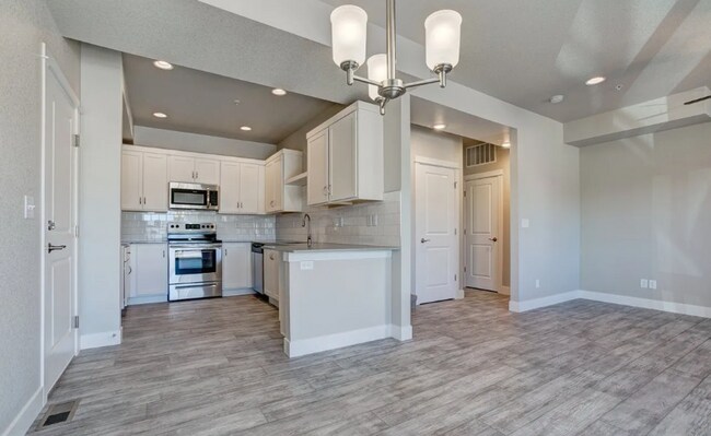 Building Photo - Modern 2 bed, 2.5 bath Townhome in Wellington, CO- Available July 10th!
