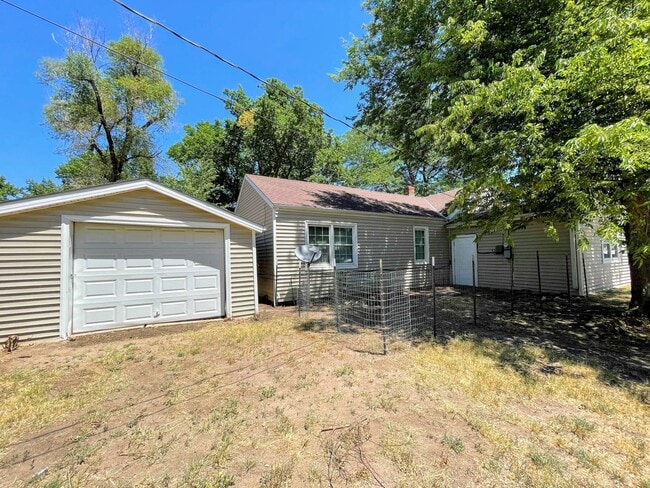 Building Photo - Nice 4 bedroom Home