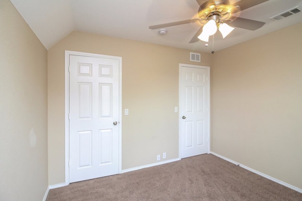 Building Photo - 8921 Puerto Vista Dr