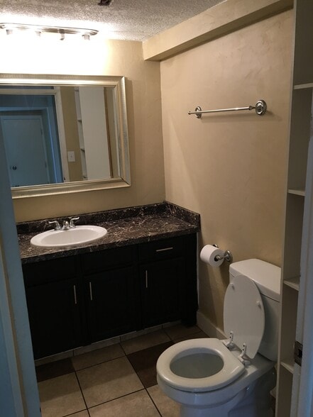 Bathroom - 299 N 100 E