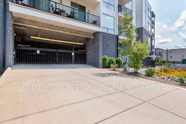 Building Photo - 3116 West End Cir