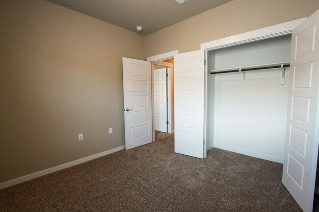 Building Photo - Beautiful 3 Bed / 2.5 Bath Home in Mueller