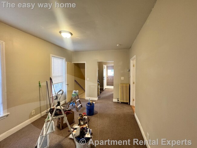 Building Photo - 115 Elm St