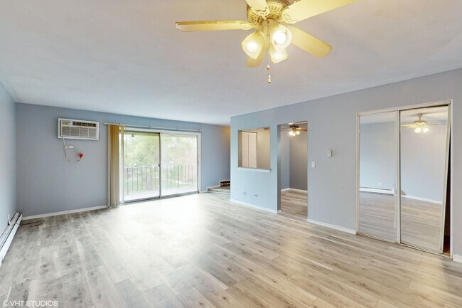 Building Photo - 2432 Waterbury Dr