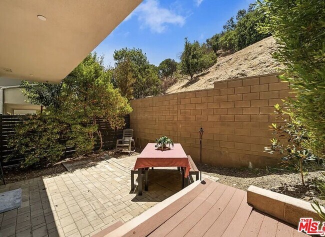 Building Photo - 6746 Gill Way