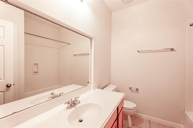 Building Photo - 16507 Falcons Cove Dr