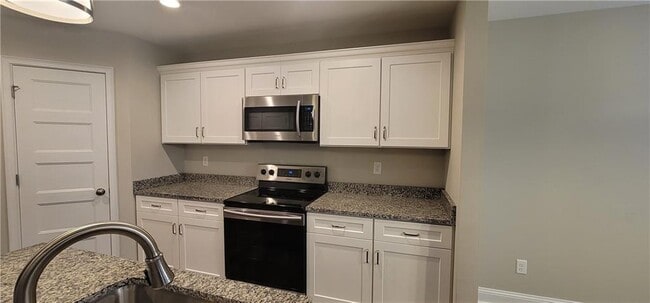 Building Photo - 123 Ridge Crest Ct