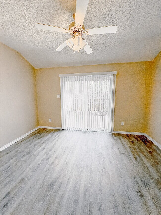 Building Photo - "Charming 4-Bedroom Home with 2 Full Baths in Lubbock – Spacious 1,755 Sq Ft Living Awaits!"
