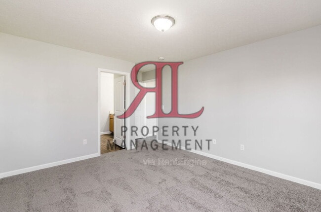 Building Photo - 5622 Branchville Dr