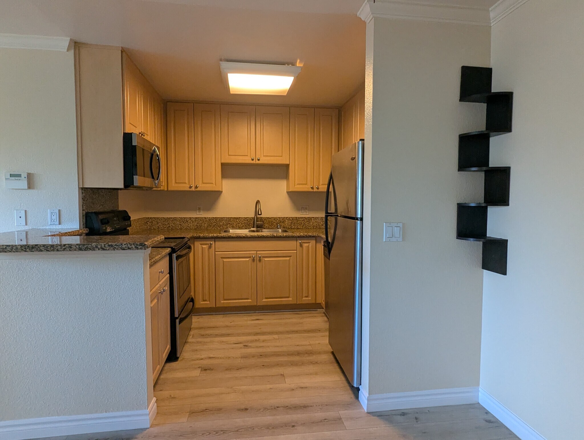 Kitchen - 10006 Maya Linda Rd
