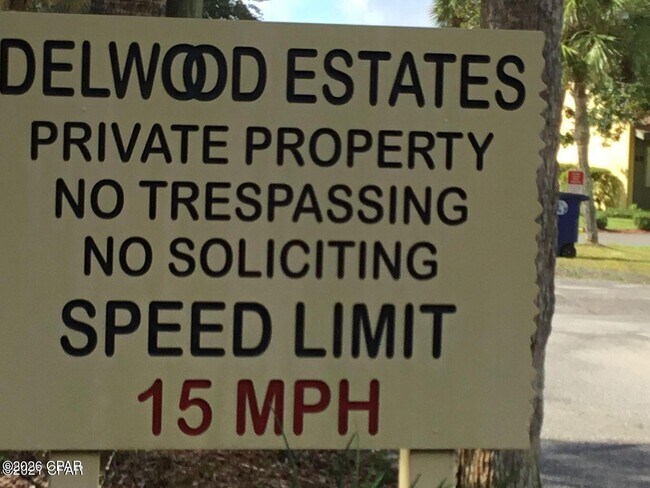 Building Photo - 1025 W 19th St