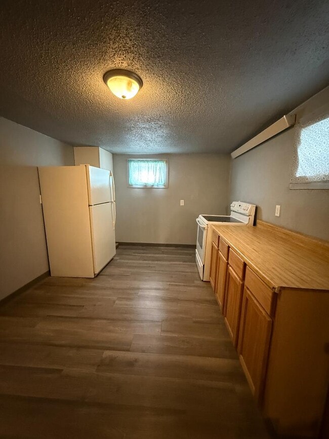 Building Photo - 718 Box Elder Rd W - Unit 3