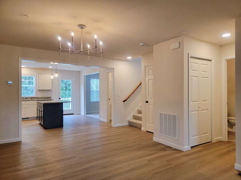 Building Photo - 93 Beech Tree Ct