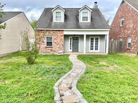 Building Photo - 1530 Lila St