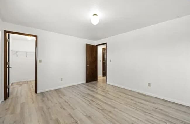 Building Photo - Elegant 4-Bedroom Home on a Corner Lot in ...