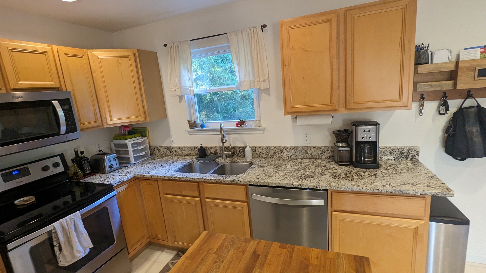 Building Photo - 2562 Creve Coeur Dr