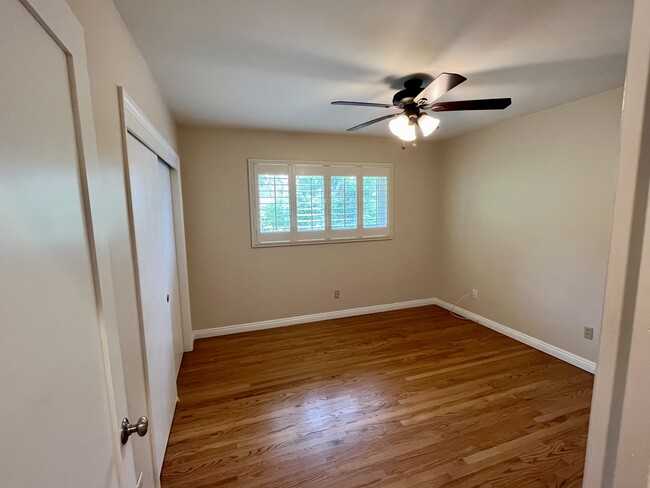 Building Photo - 9686 Wayfarer Dr