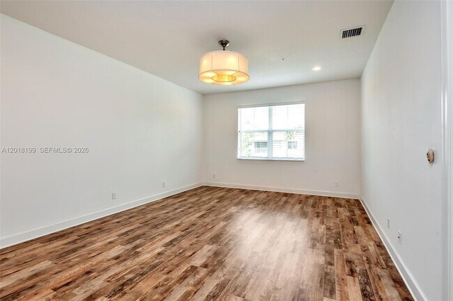 Building Photo - 22954 Clear Echo Dr