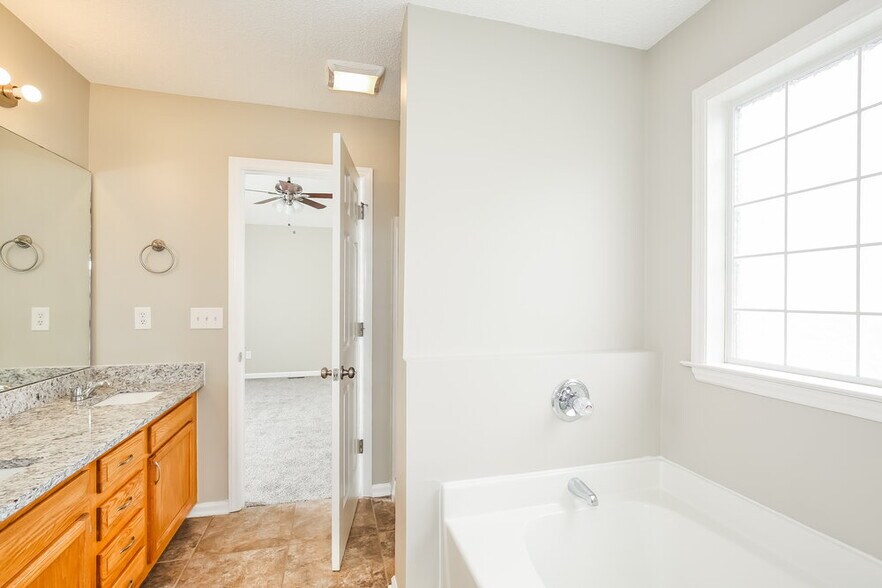 Building Photo - 330 Braeburn Dr