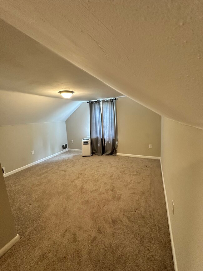 Building Photo - 1437 Norcova Ave