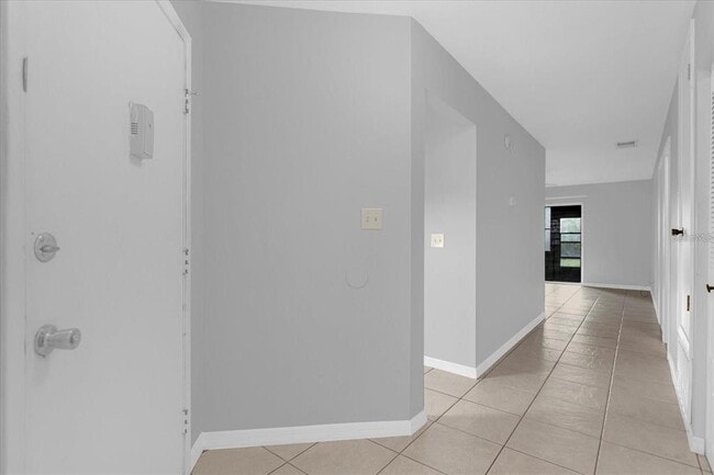 Building Photo - 10001 Bynum Ct