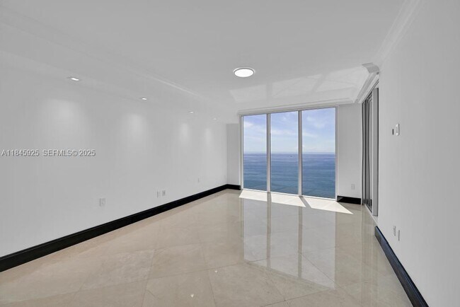 Building Photo - 1850 S Ocean Dr